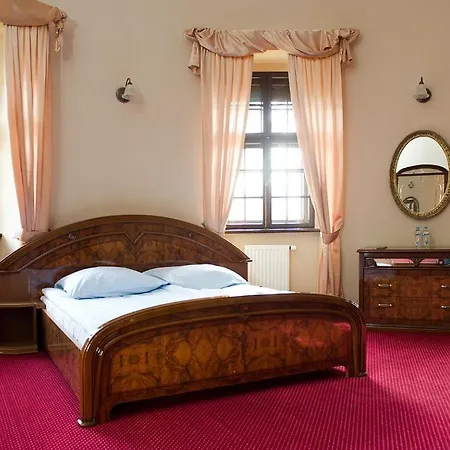 Zamek Dobra 3* Olesnica (Lower Silesia)