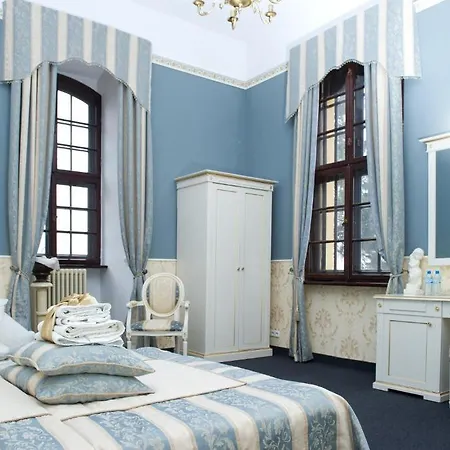 Zamek Dobra 3* Olesnica (Lower Silesia)