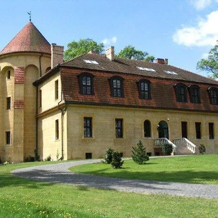 Zamek Dobra Feriested Oleśnica