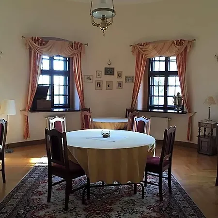 Zamek Dobra 3* Oleśnica