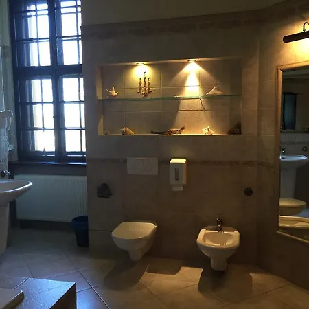 Zamek Dobra 3*